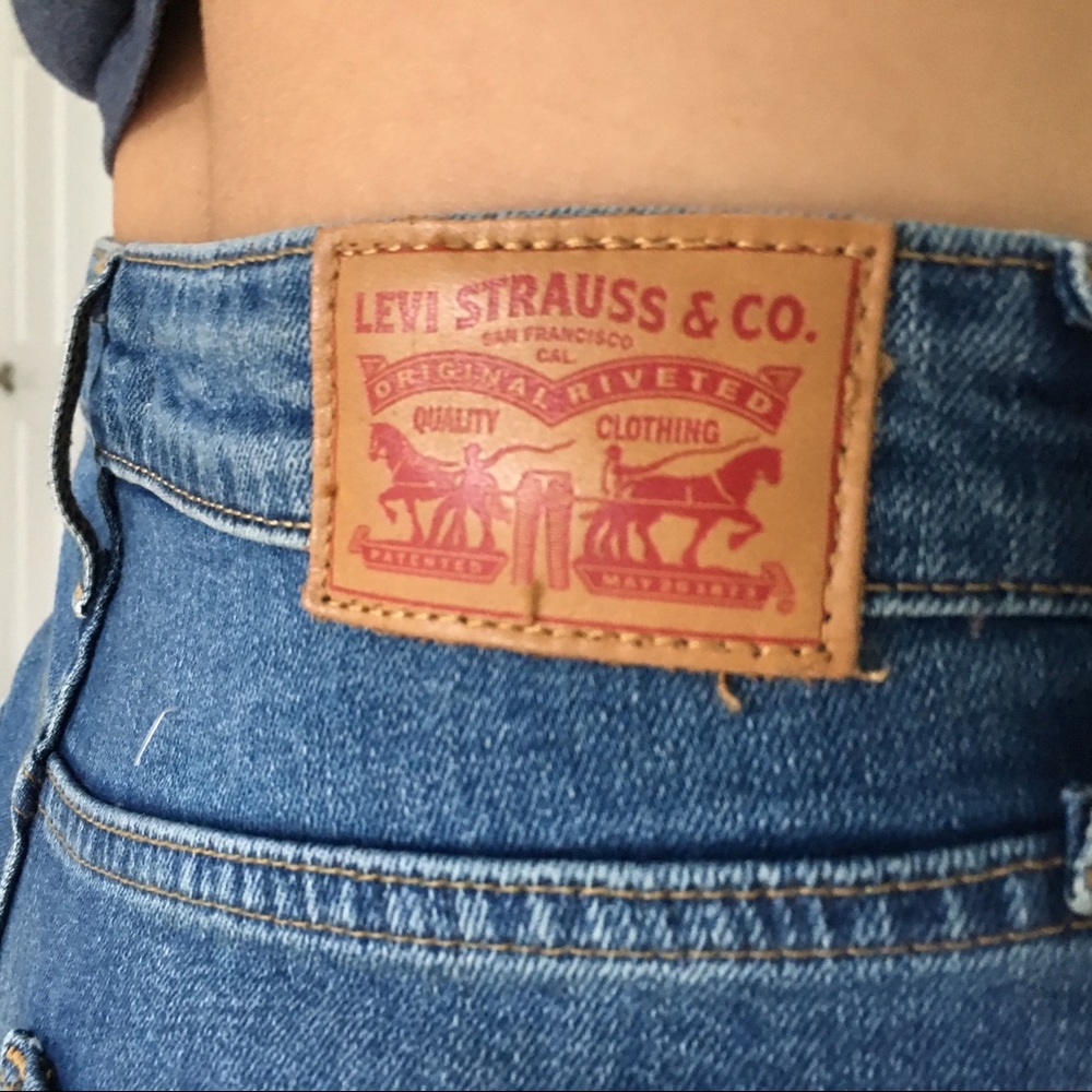 High waisted Levi’s shorts